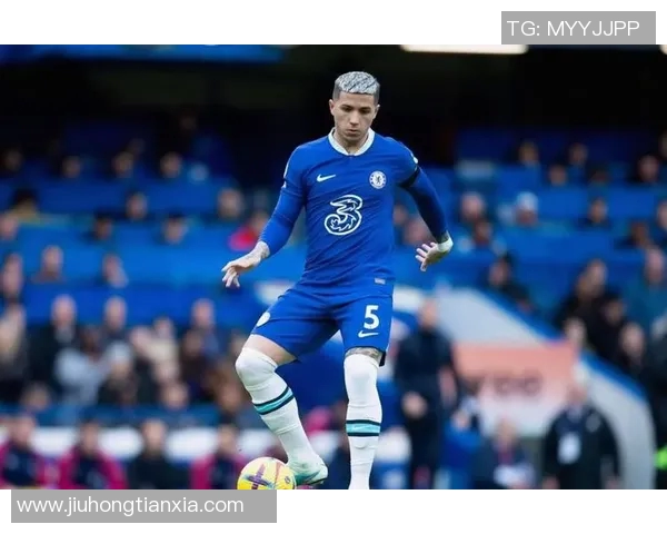 切尔西引发球迷热议球队这一举动背后隐藏的深层原因分析 切尔西引发球迷热议球队这一举动背后隐藏的深层原因分析