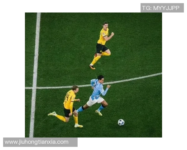 球员被红牌罚下瞬间怒火中烧 镜头捕捉震撼愤怒表情